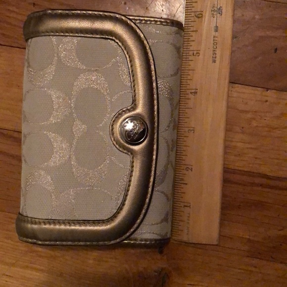 EUC Signature Coach Wallet - Picture 3 of 6